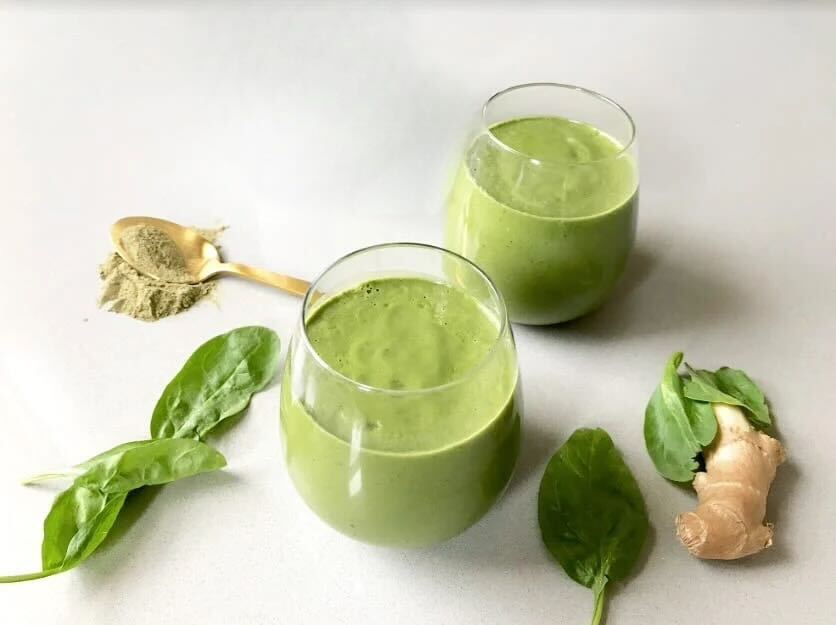 Energizing Matcha Smoothie - Detoxinista