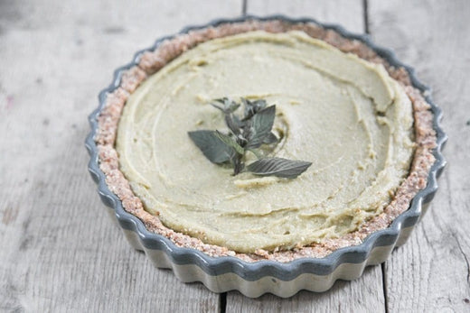 Deliciously Raw No-Bake Cashew Cashew Pie Recipe with Mint Filling